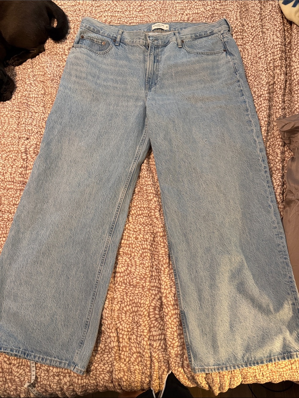 NWOT Abercrombie & Fitch Light Blue Wide-Leg Jeans
